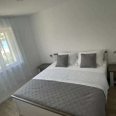 2 Apartment Tisno