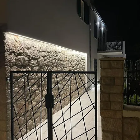 2 Apartment Tisno